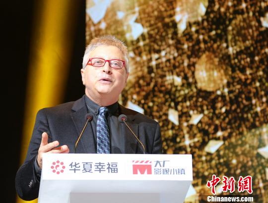 8ںӱʡSοhӰҕС(zhn)bϵӰƬMichael Uslan^bcЇĹ¡ z